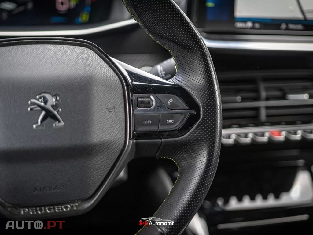 Peugeot E-2008 50 kWh GT