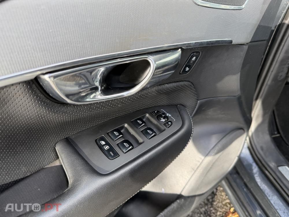 Volvo XC90 2.0 D4 R-Design