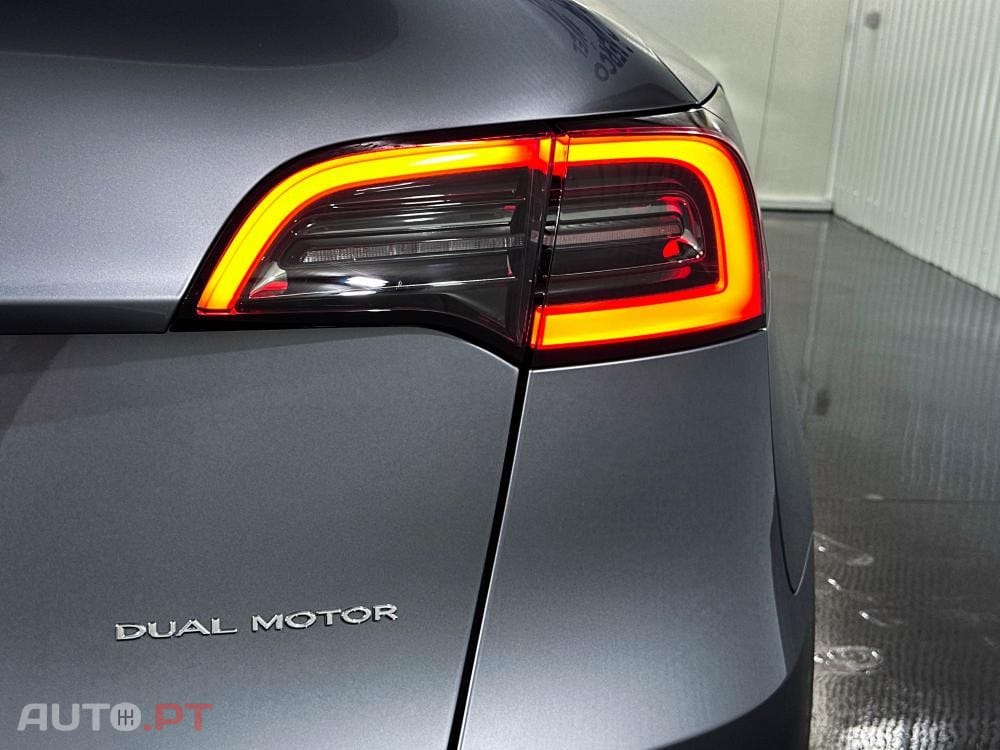 Tesla Model Y Long Range Dual Motor AWD