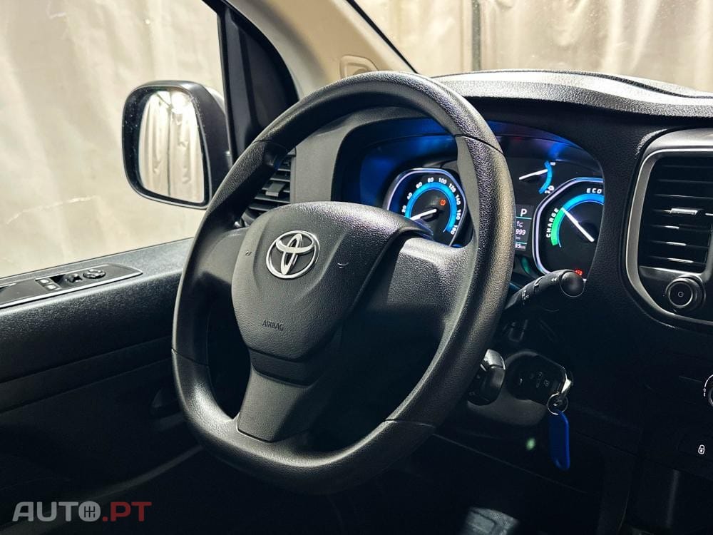 Toyota Proace Eletric 75kWh 136cv Business Line