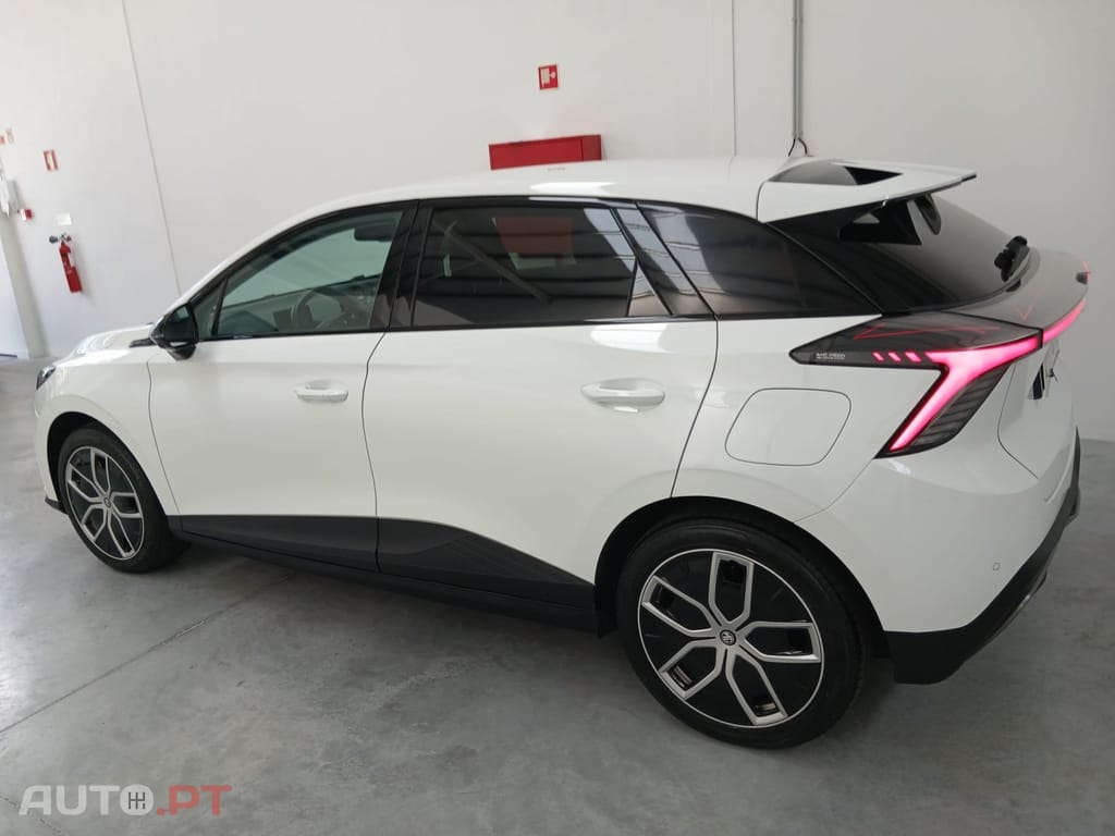 MG MG4 64 kWh Luxury