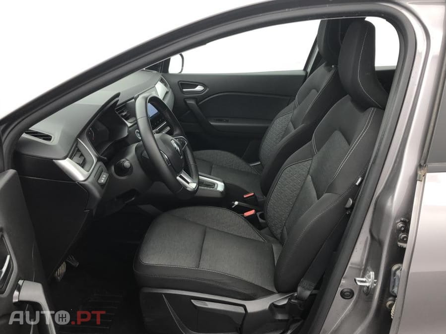 Renault Captur 1.6 E-Tech Business
