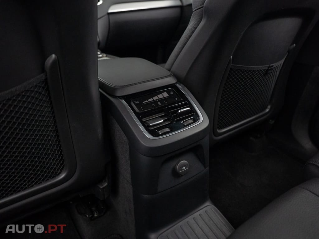 Volvo XC90 2.0 T8 PHEV Plus Bright AWD