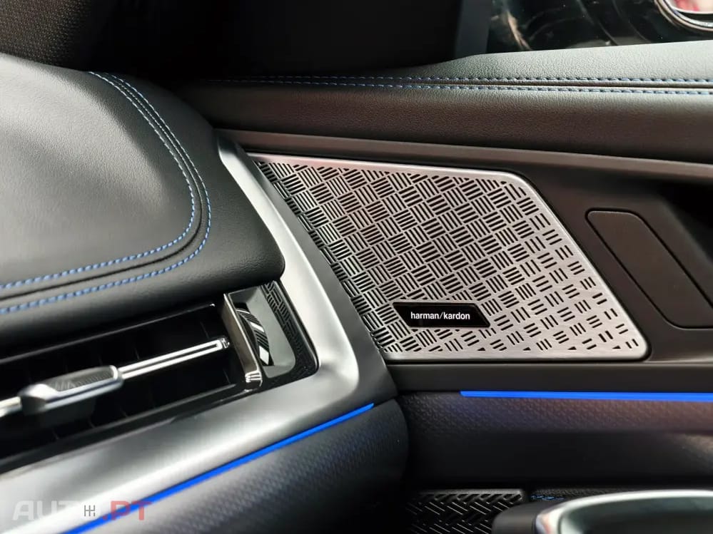 BMW iX1 xDrive30 Pack Desportivo M