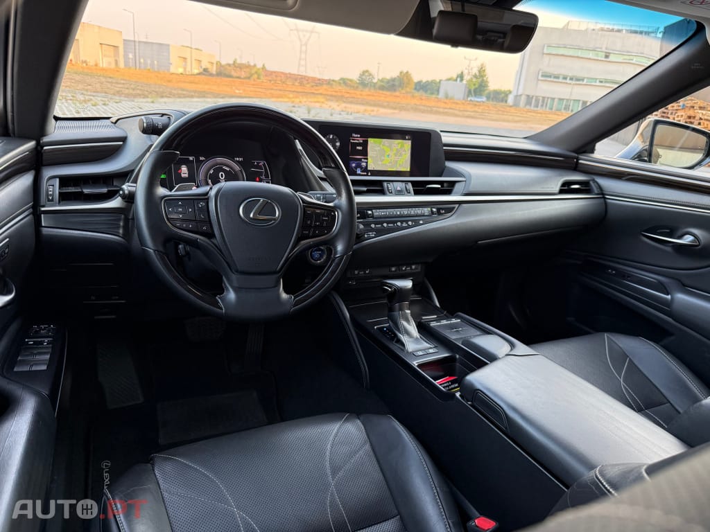 Lexus ES Executive+