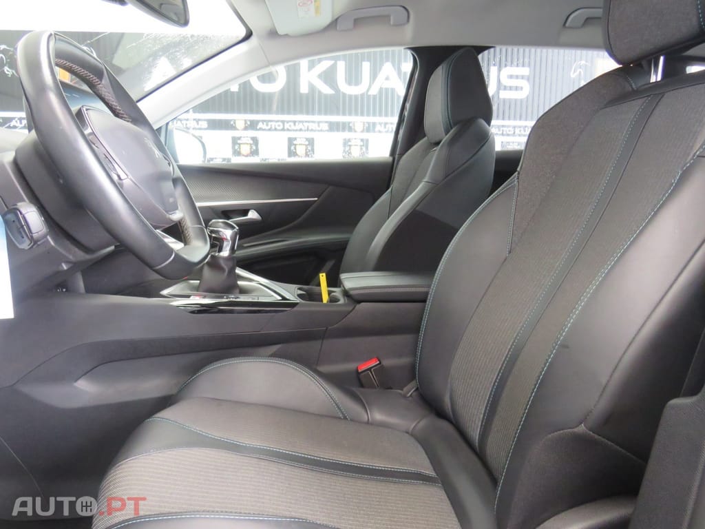 Peugeot 3008 1.5 BlueHDi Allure
