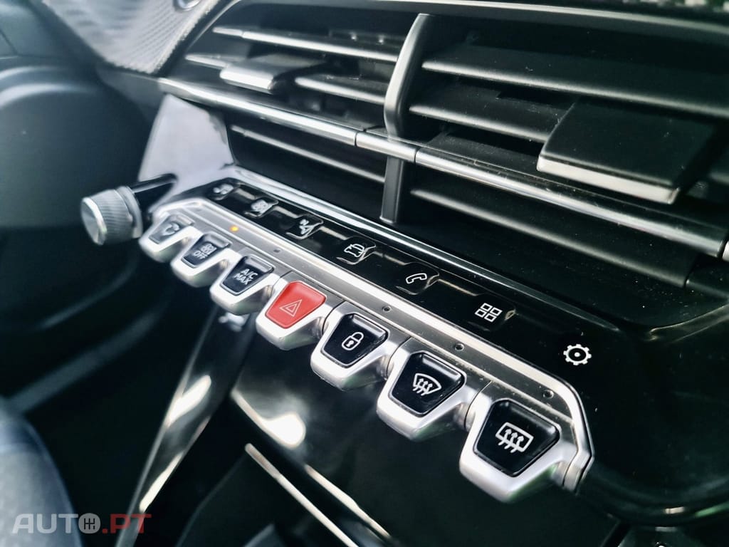 Peugeot 2008 1.2 PureTech Allure EAT8