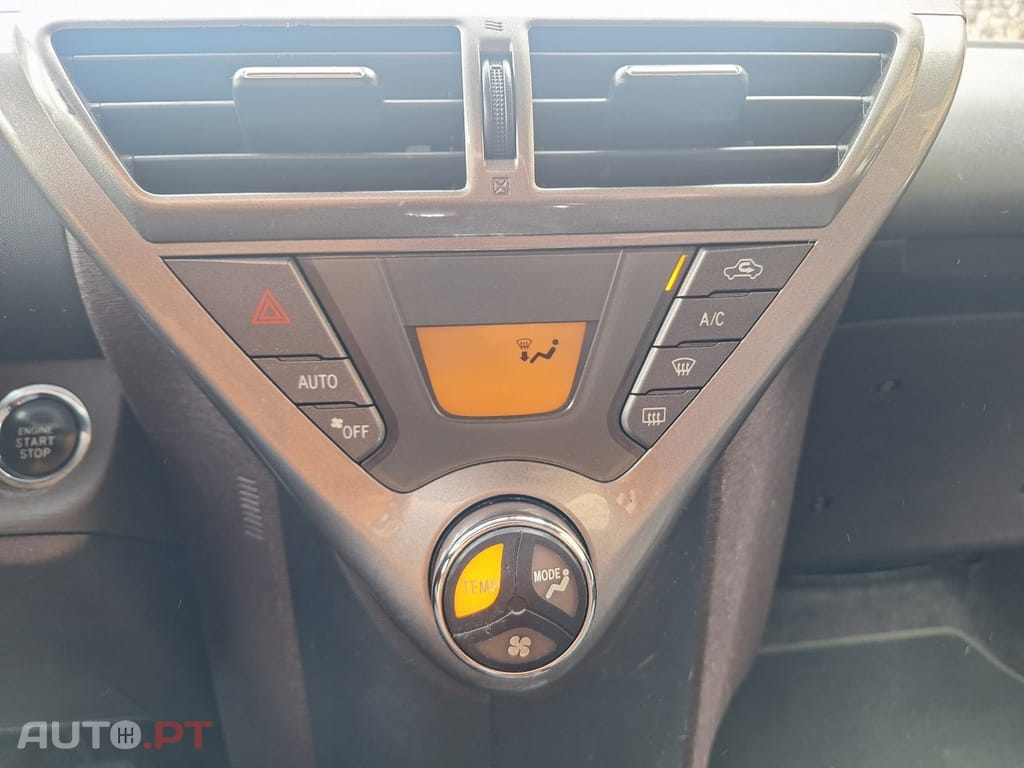 Toyota iQ 1.0 VVT-i 2