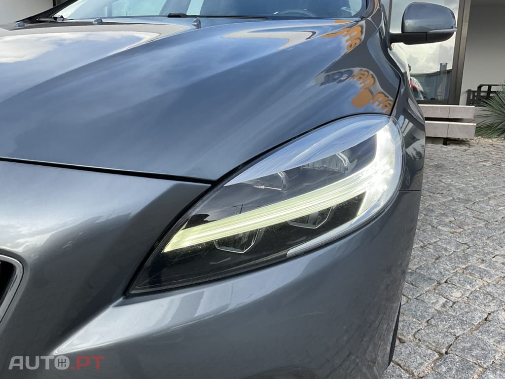 Volvo V40 2.0 D2 Momentum Geartronic