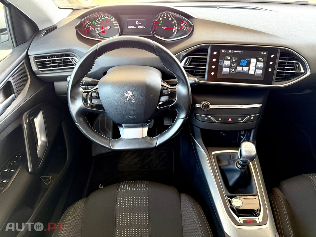 Peugeot 308 1.2 PureTech Allure Faróis Full LED