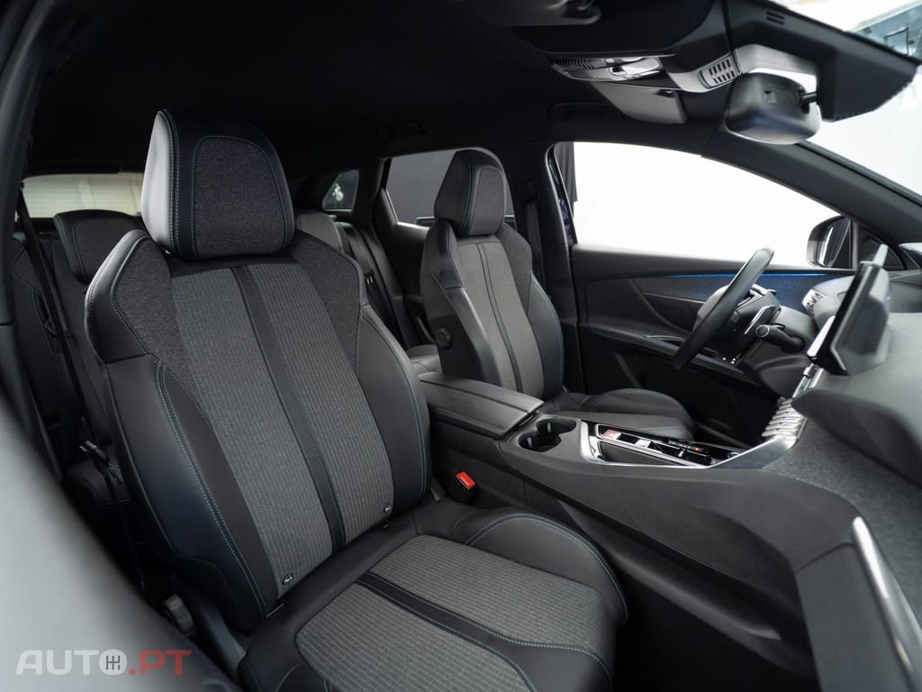 Peugeot 3008 1.6 Hybrid Allure e-EAT8