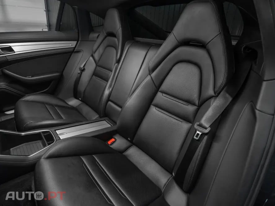 Porsche Panamera 4 E-Hybrid