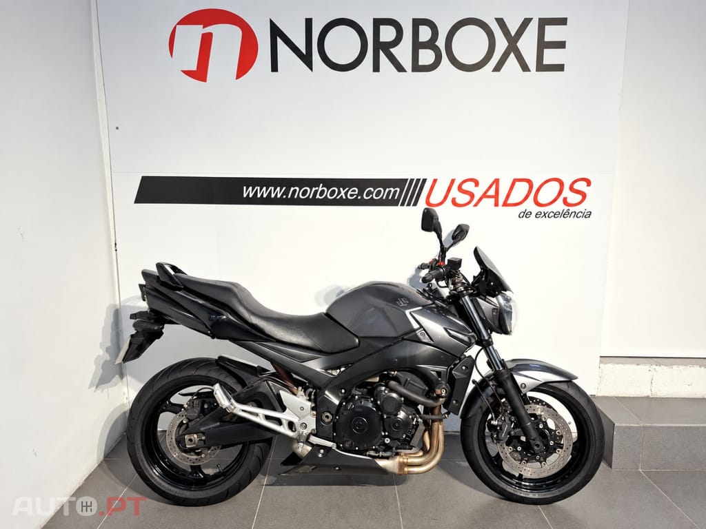 Suzuki GSR GSR 700