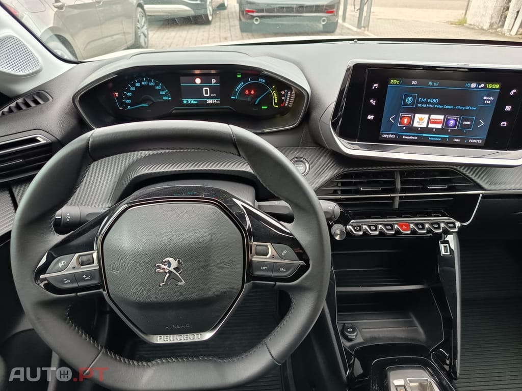 Peugeot E-208 50 kWh Style