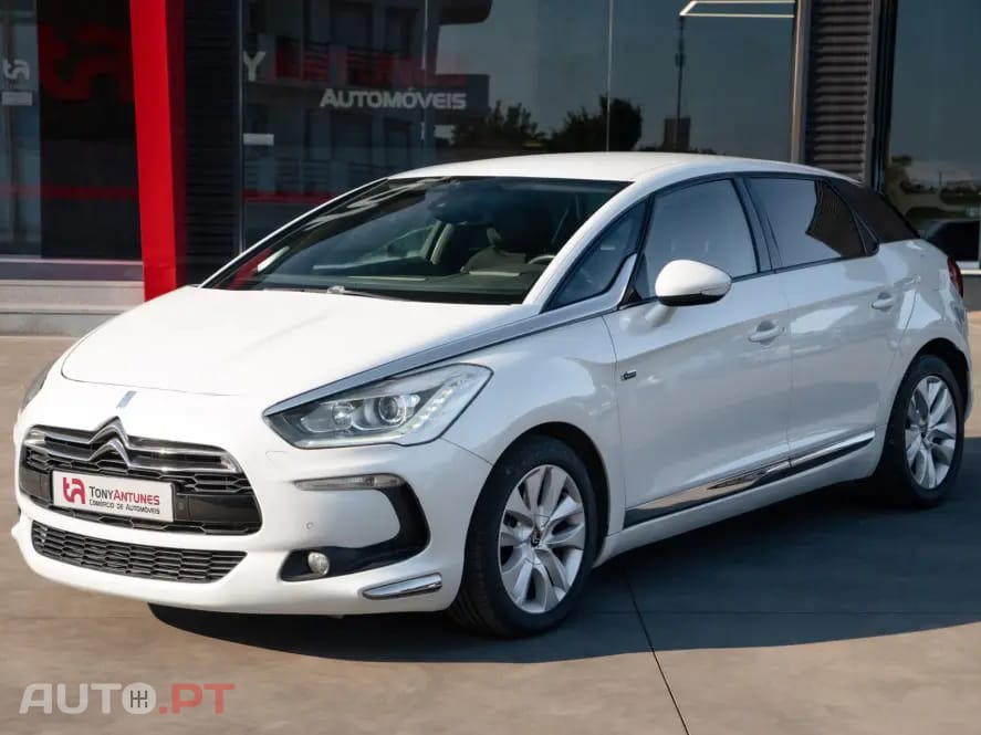 Citroen DS5 2.0 HDi Hy4 So Chic CMP6 102g