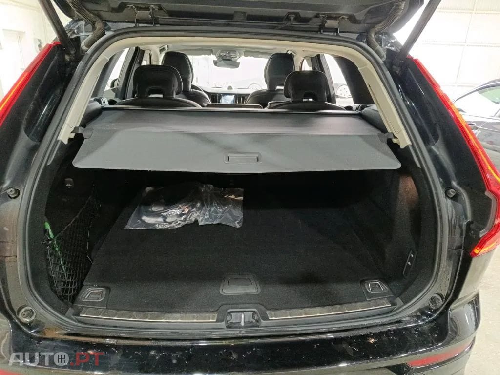 Volvo XC60 2.0 T8 PHEV Ultimate Dark AWD