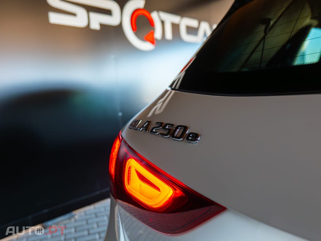 Mercedes-Benz GLA 250 e AMG Line