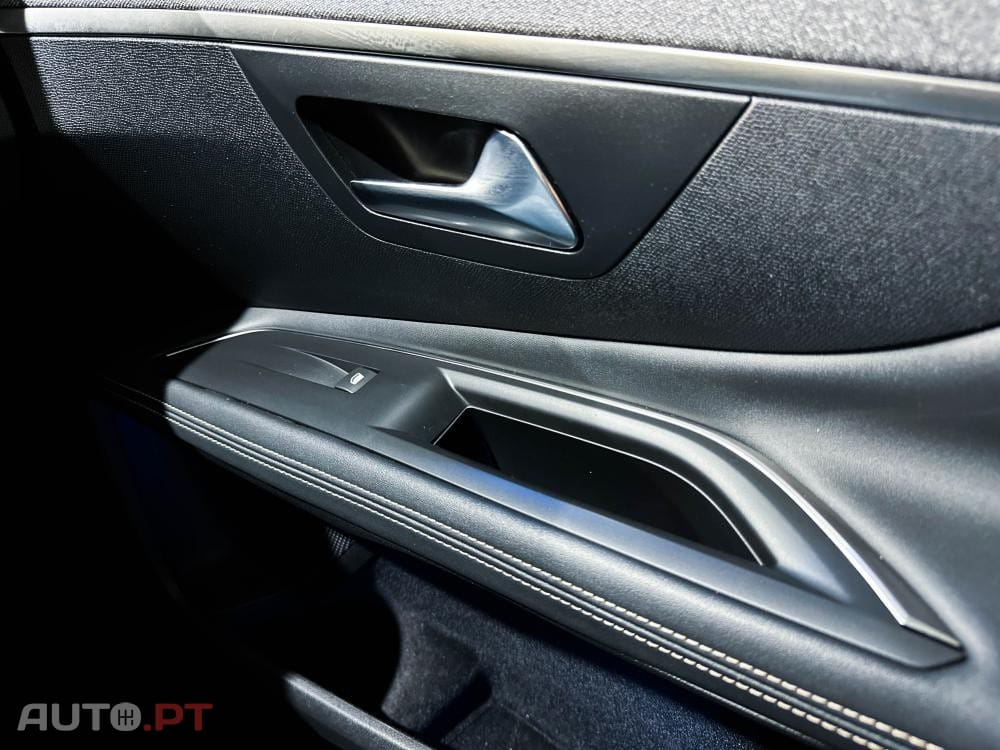 Peugeot 3008 1.6 PureTech GT EAT8