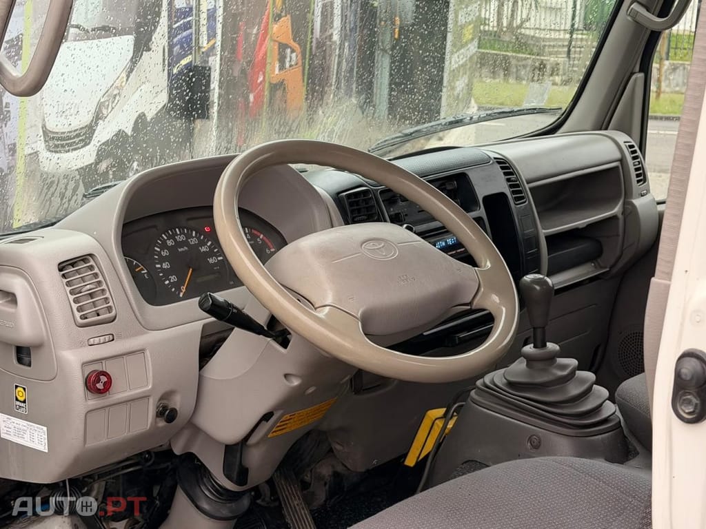 Toyota Dyna GRUA + BASCULA