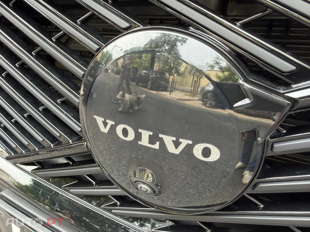 Volvo XC60 T6 AWD Recharge Plus Black Edition