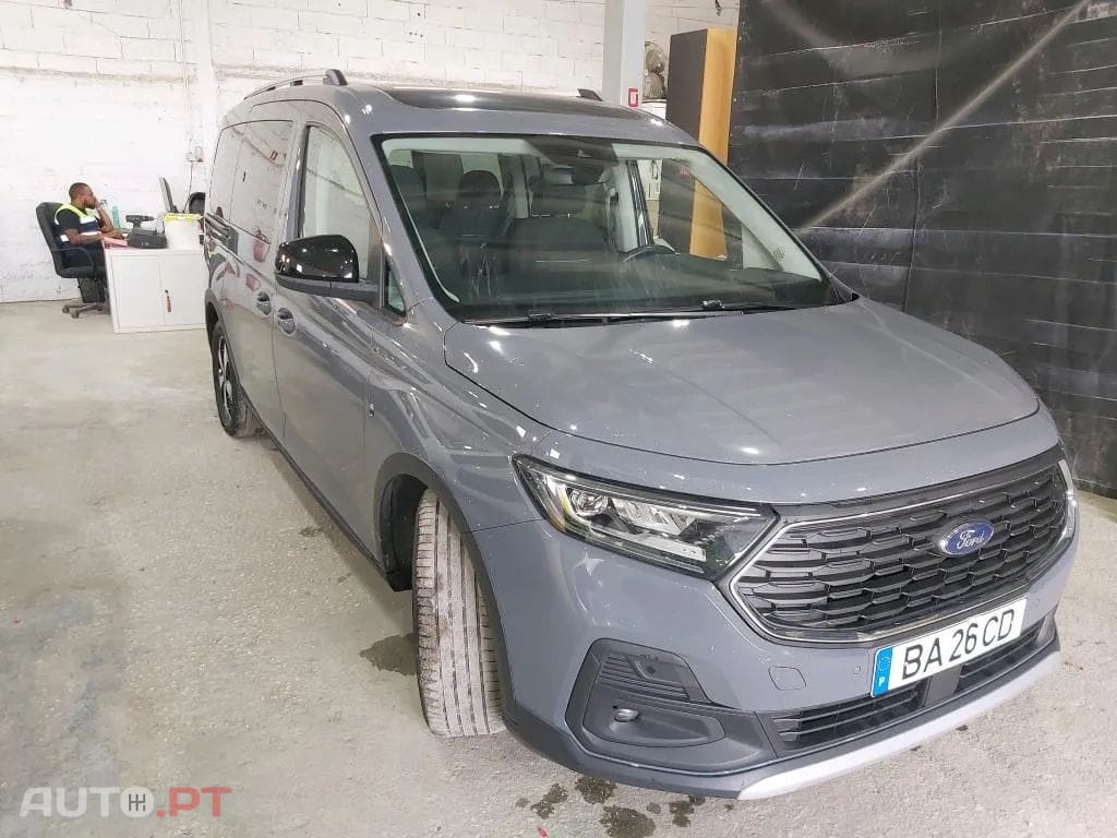 Ford Tourneo Grand 1.5 EcoBoost Active