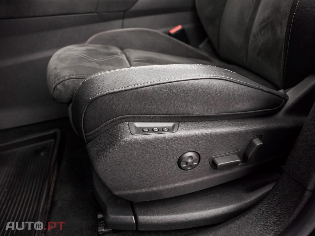 DS DS7 Crossback E-Tense Performance Line EAT8