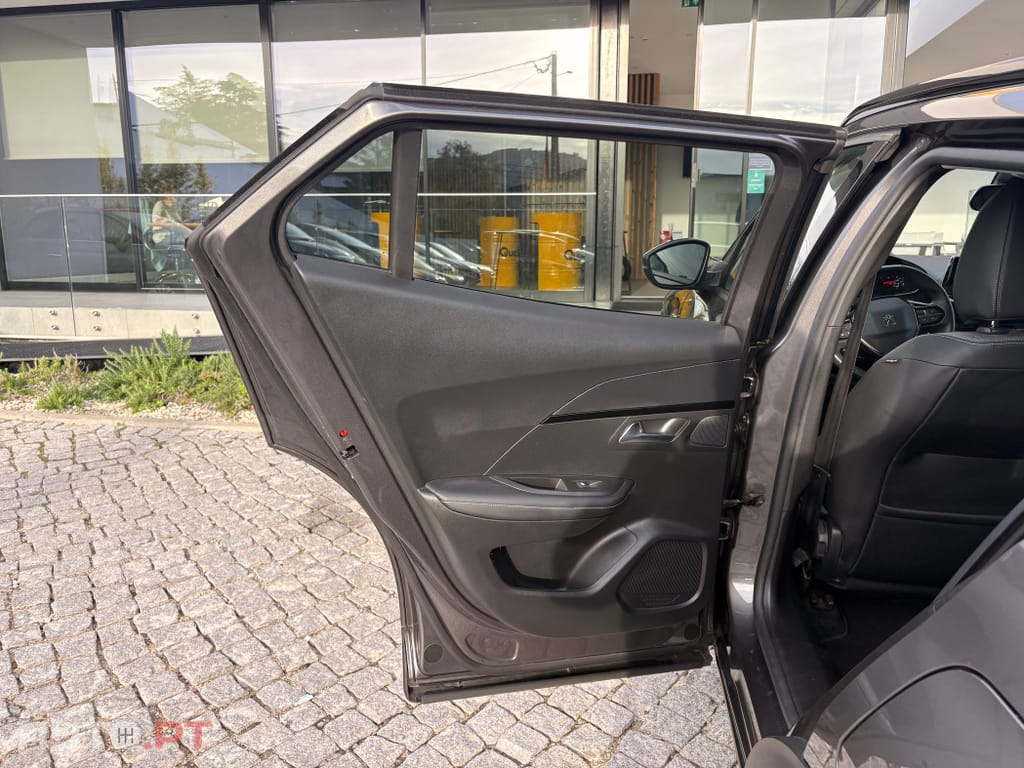 Peugeot 2008 1.5 BlueHDi Allure Pack