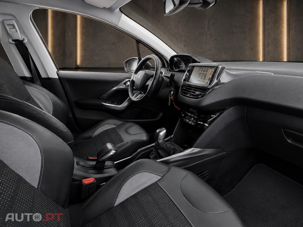Peugeot 2008 1.2 PureTech Allure