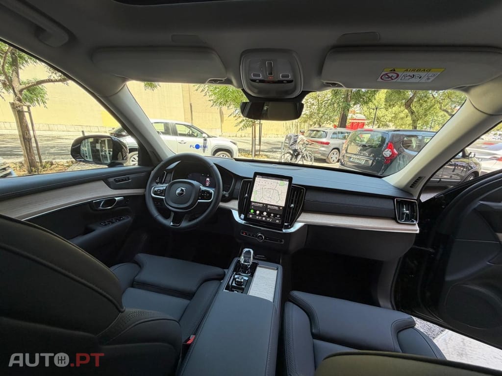 Volvo XC 90 2.0 T8 PHEV Plus Bright AWD — fotografia 14