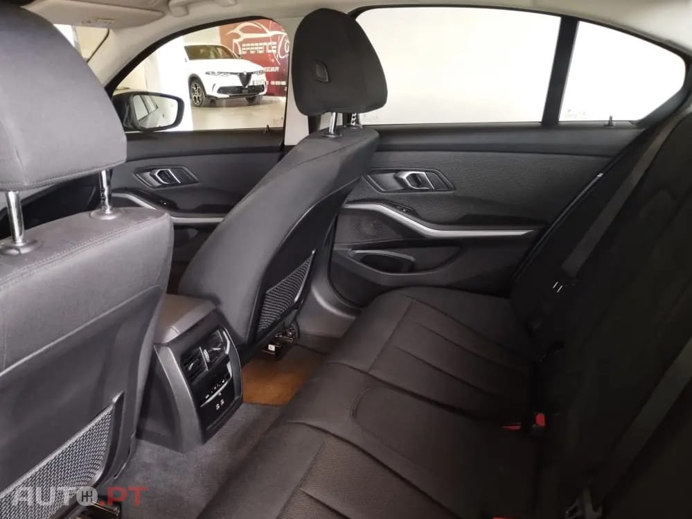 BMW 320 d Pack M Auto — fotografia 14