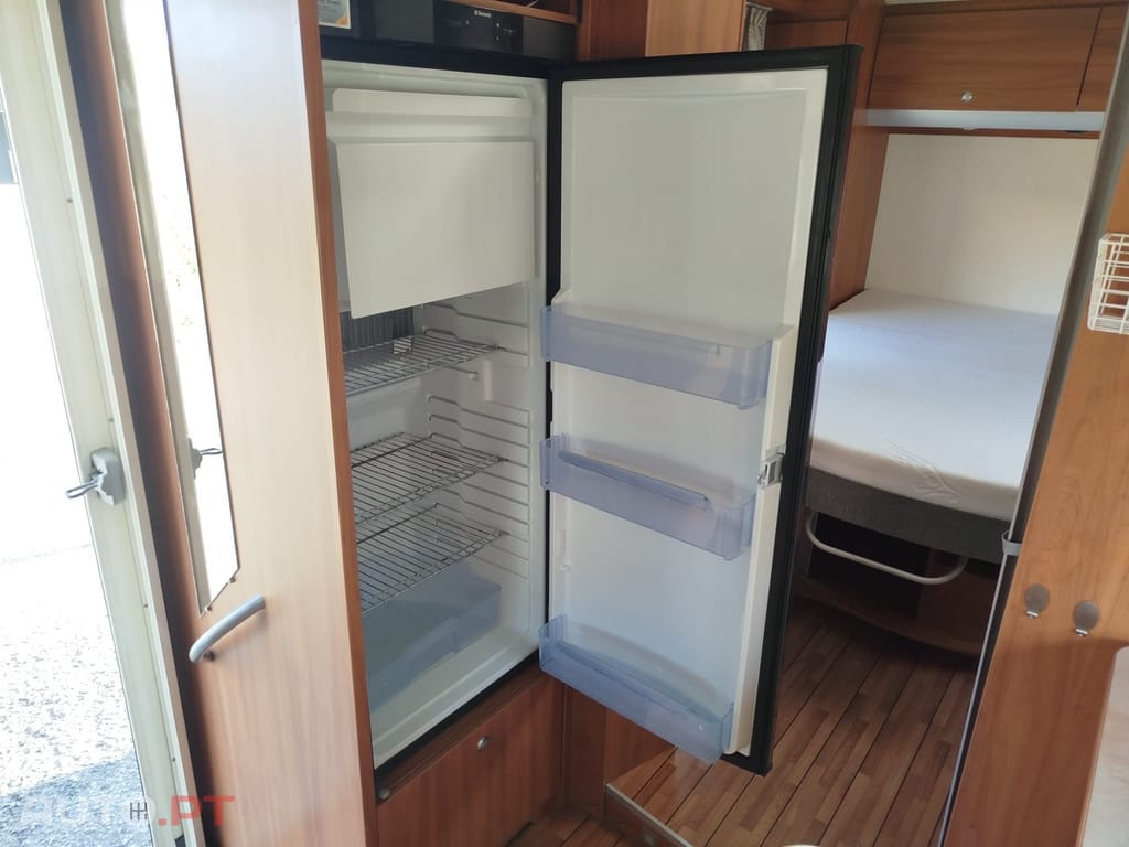 Knaus Südwind Sky wave.  Cama basculante E SUÍTE