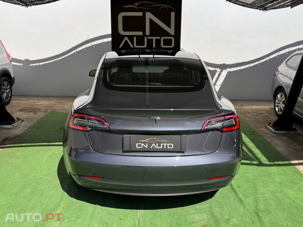 Tesla Model 3 Standard Range Plus RWD