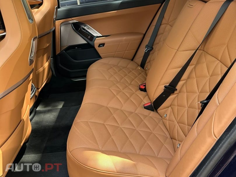 BMW i7 xDrive60 Pack Desportivo M Pro