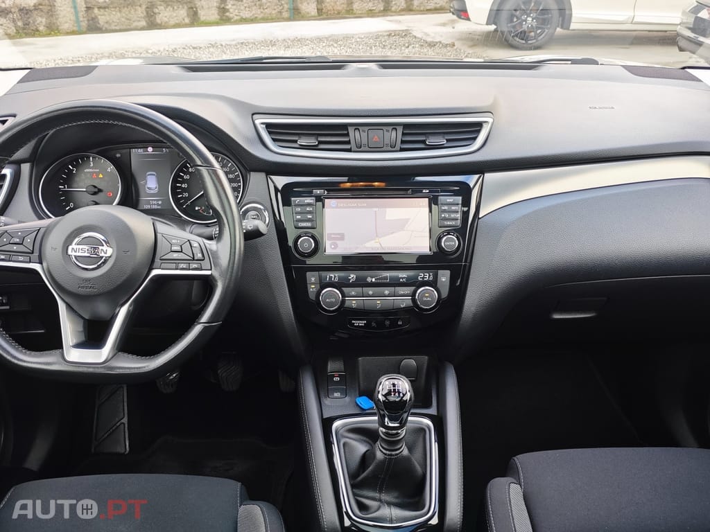 Nissan Qashqai 1.5 dCi N-Connecta J18