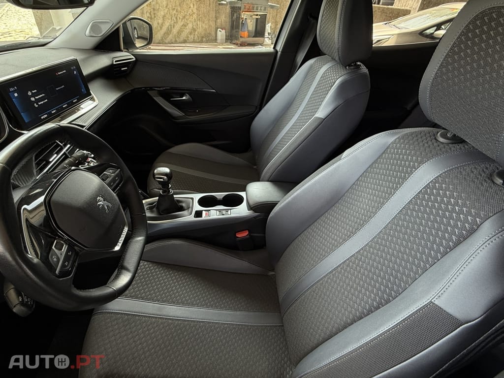 Peugeot 2008 1.2 PureTech Allure