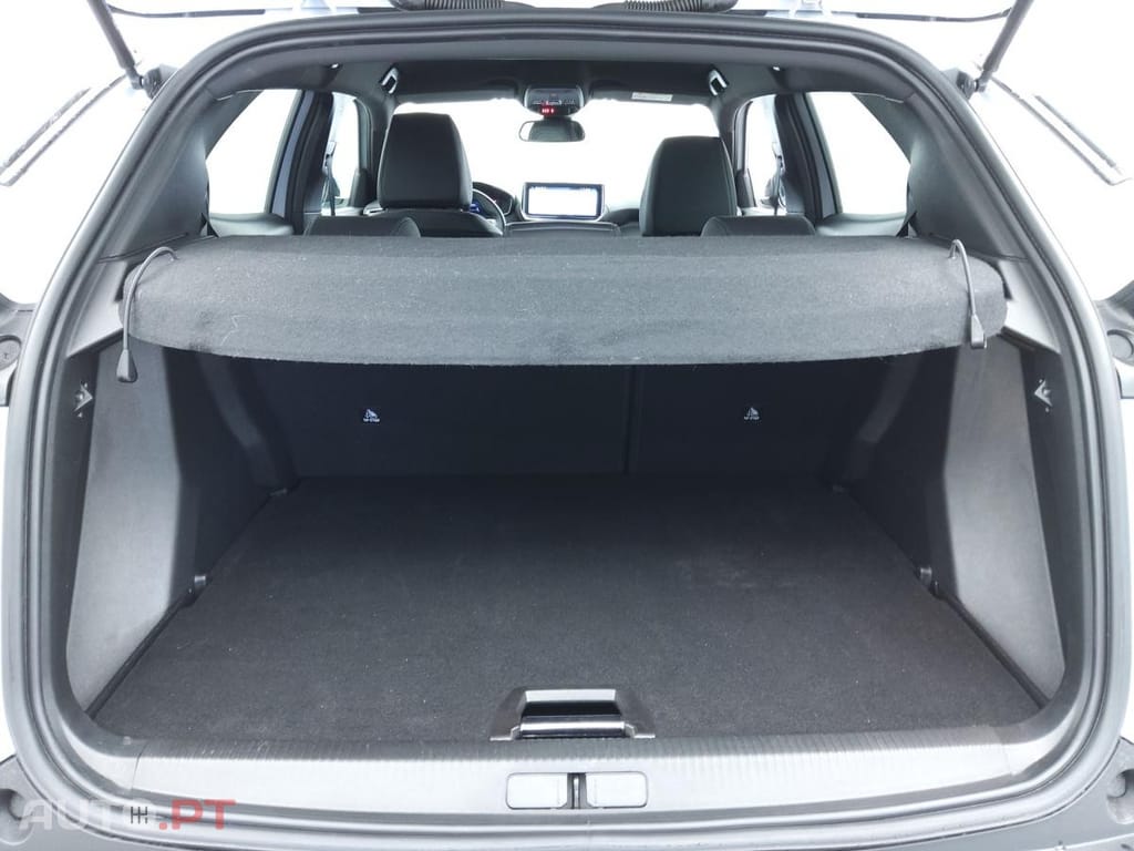 Peugeot 2008 1.2 PureTech Allure EAT8