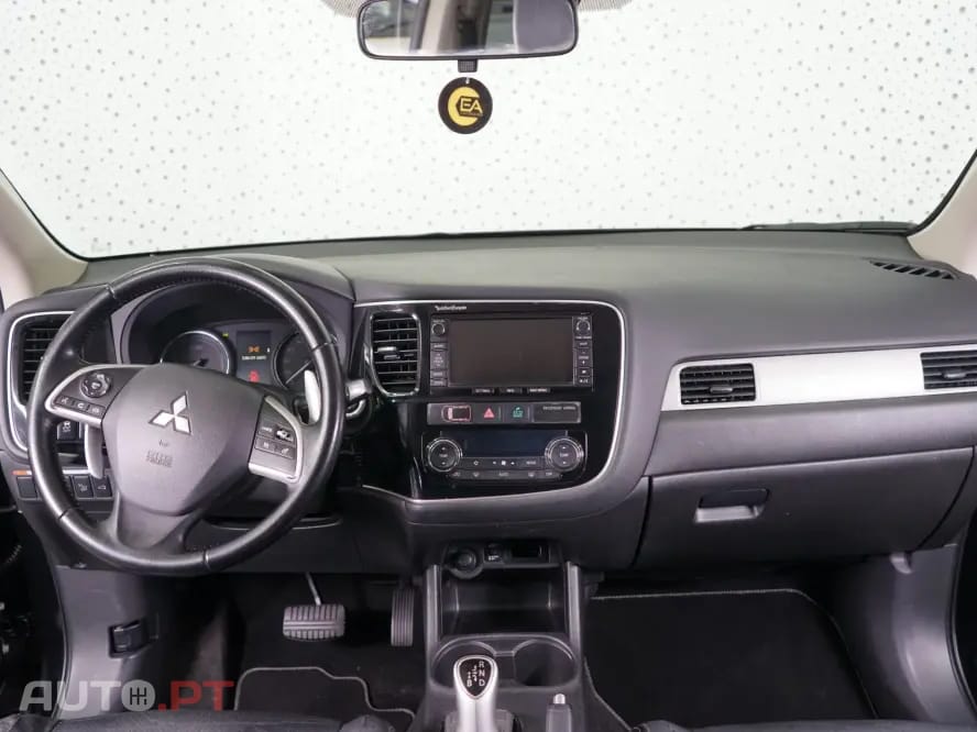Mitsubishi Outlander 2.0 4WD Plus