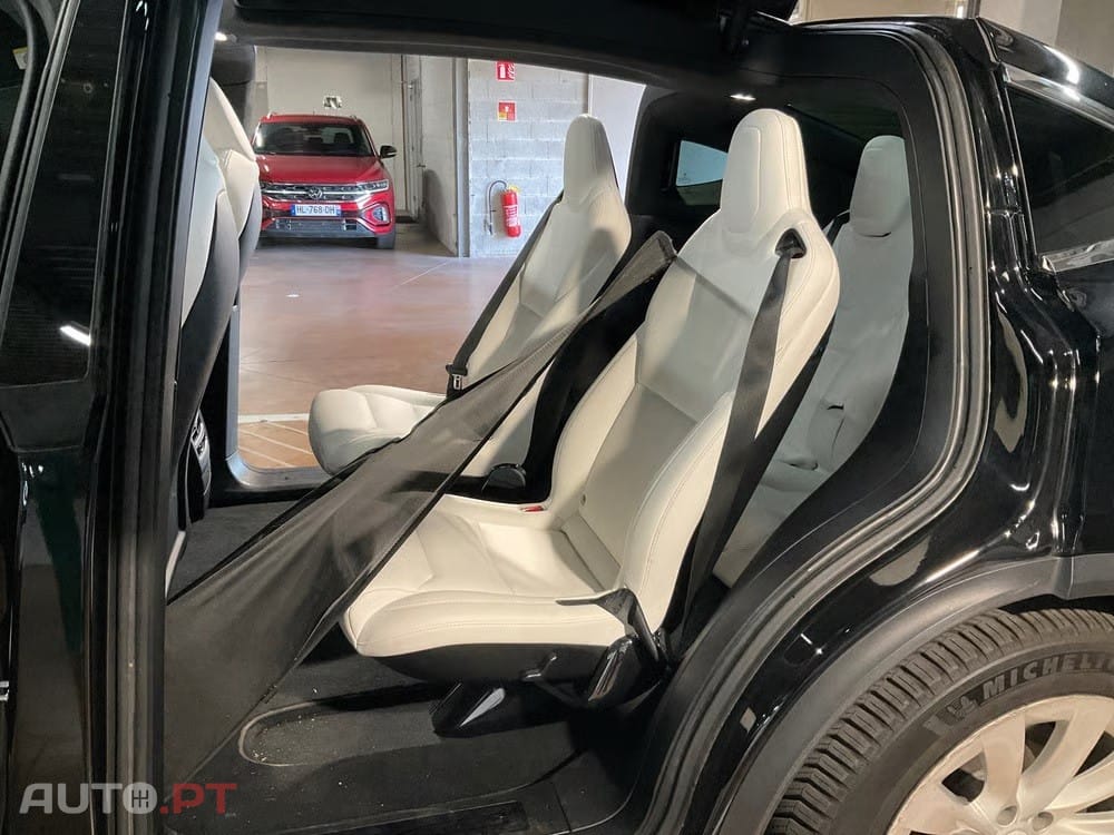 Tesla Model X 100 kWh Long Range Plus AWD