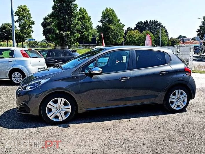 Peugeot 208 1.2 PureTech Signature