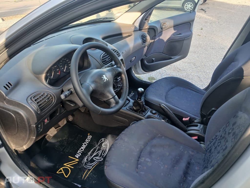 Peugeot 206 1.1 Poucos Kms