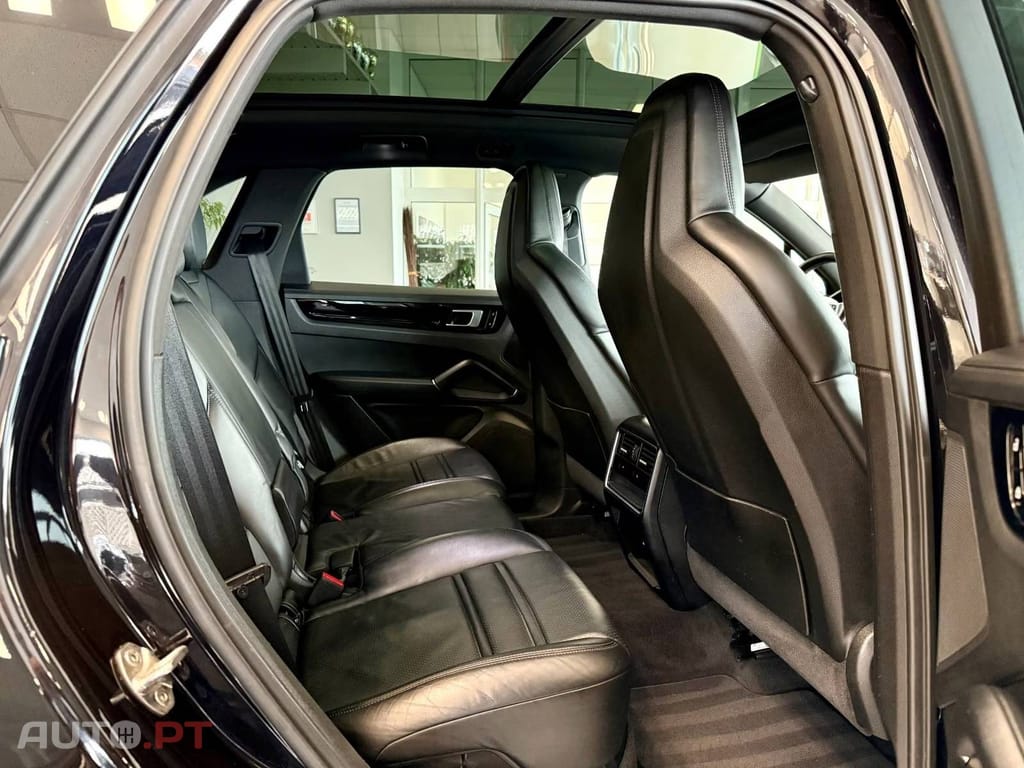 Porsche Cayenne V6