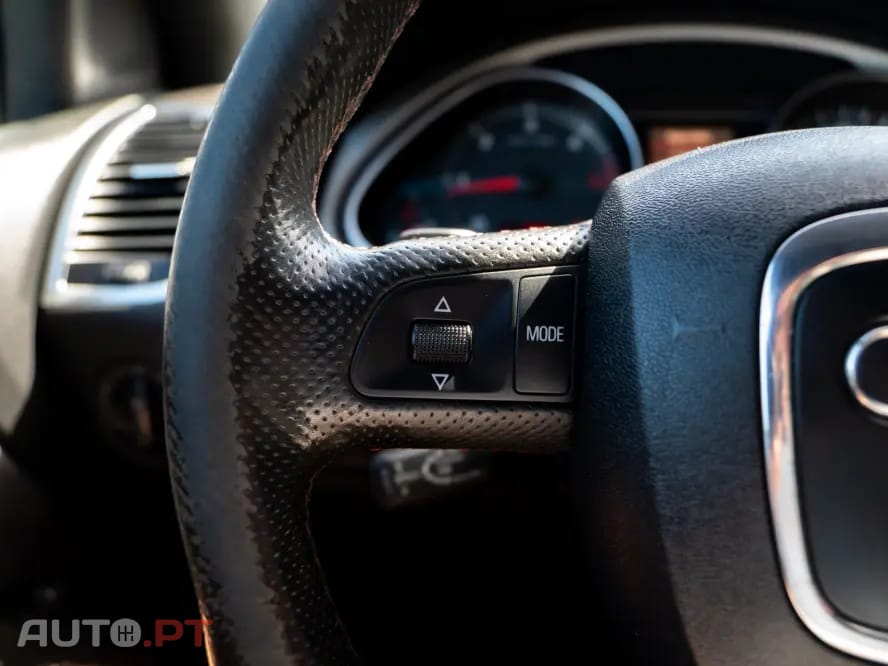 Audi Q7 3.0 TDI DPF quattro tiptronic
