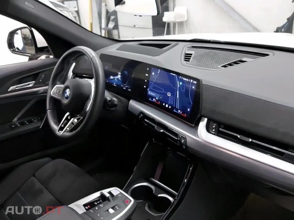 BMW iX2 xDrive30 Pack Desportivo M Pro