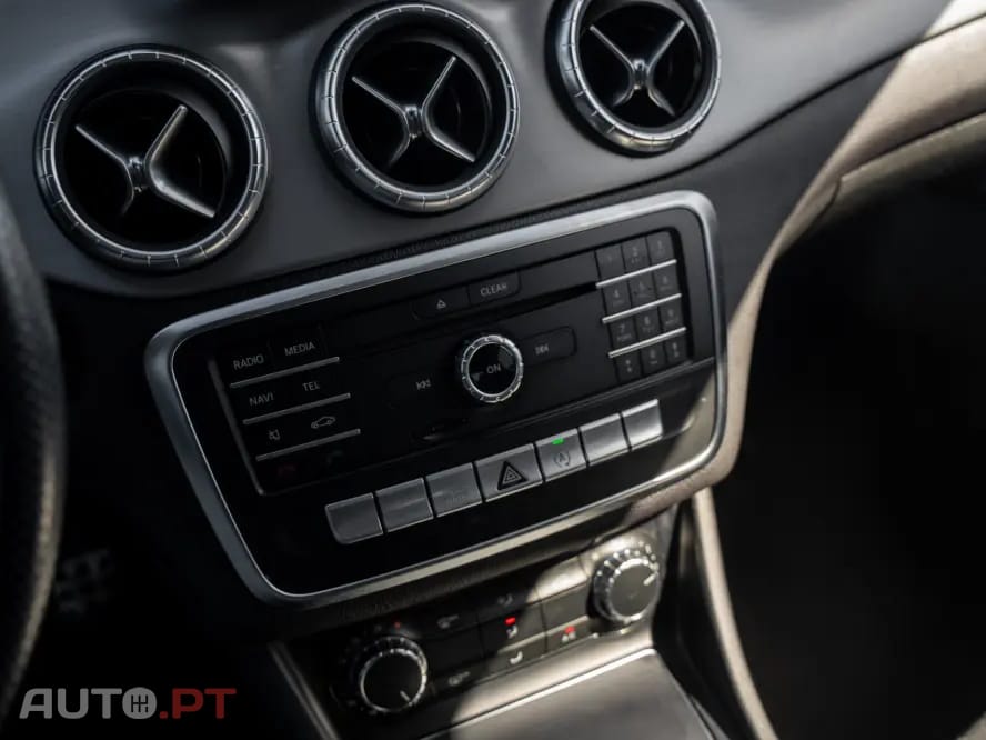 Mercedes-Benz CLA 200 d 7G-DCT AMG Line