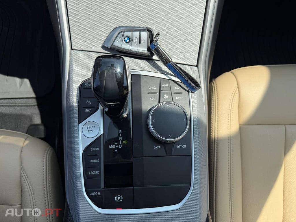 BMW 330 e Line Sport Auto