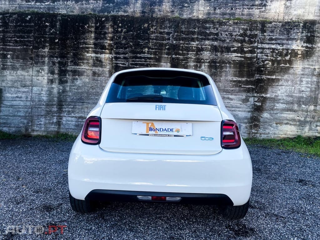 Fiat 500e Action