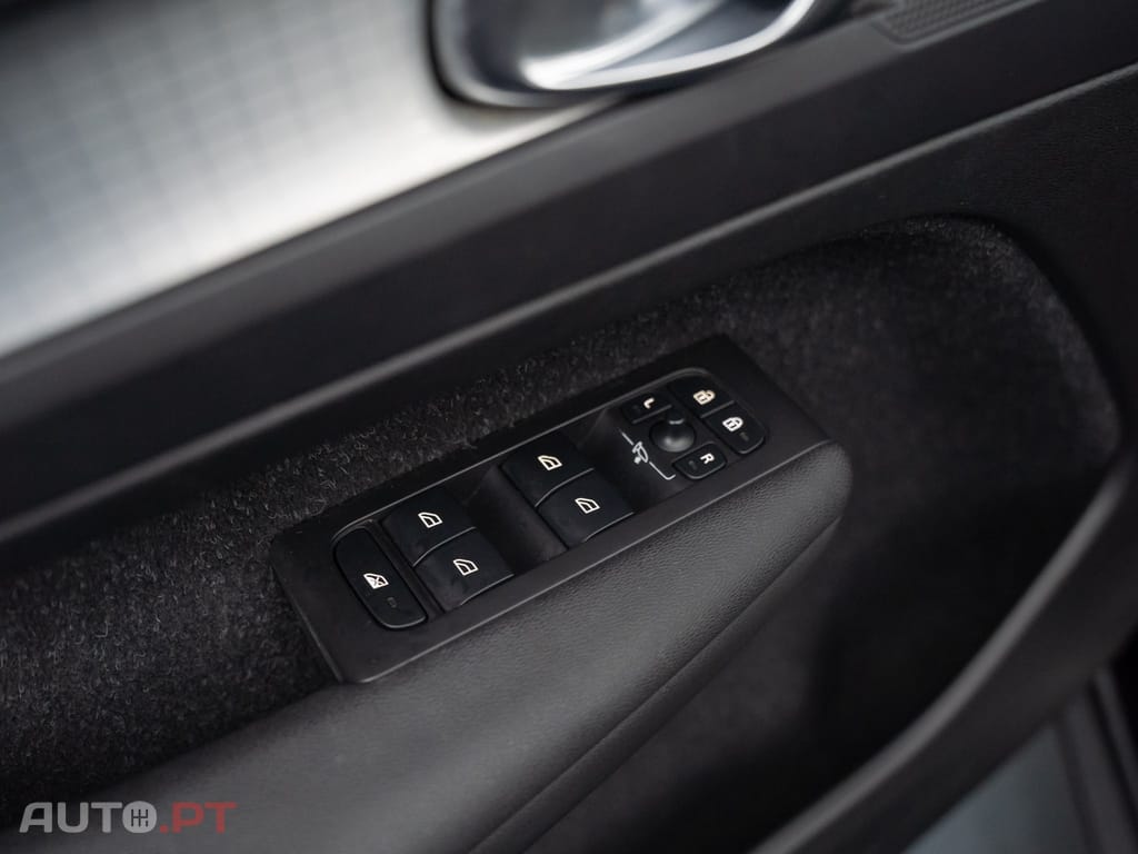 Volvo XC40 1.5 T5 PHEV Inscription Expression