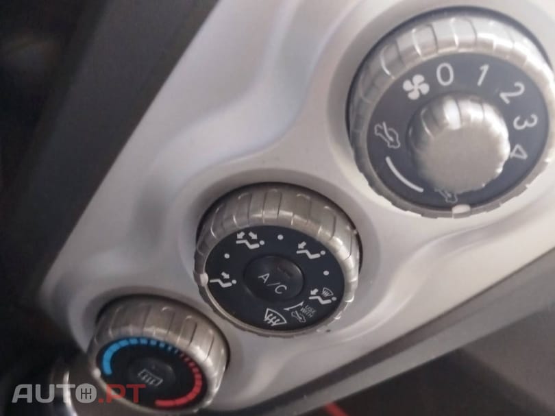 Toyota Yaris 1.0 VVT-i Sol+AC