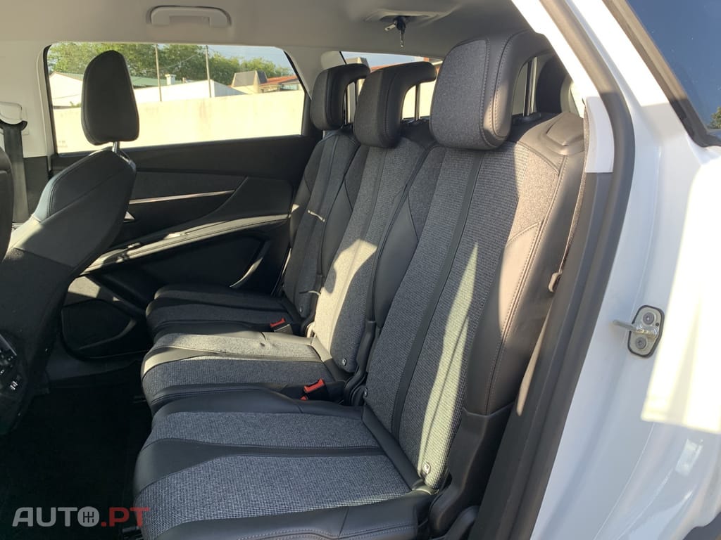 Peugeot 5008 1.5 BlueHDi Allure EAT8