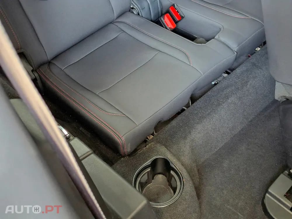 Land Rover Discovery Sport 2.0 eD4 R-Dynamic S 7L